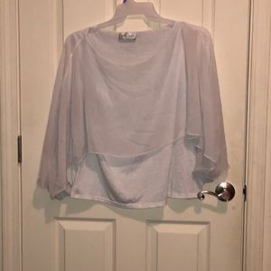 Junior’s white top